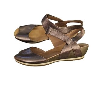Dansko sz 40 Vera Pewter Nappa Sandals sz 10 SH501